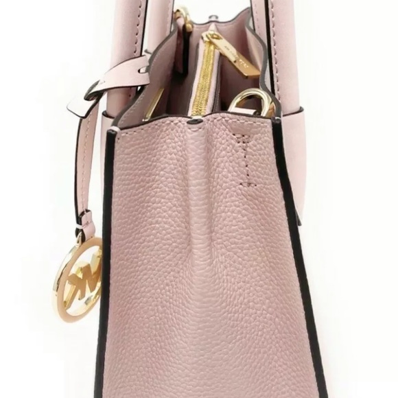NWT Michael Kors Handbag💕Gaby’sBags - Picture 7 of 8